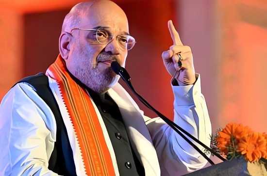 Post Telangana speech, Amit Shah raises 'Muslim reservation' issue again
