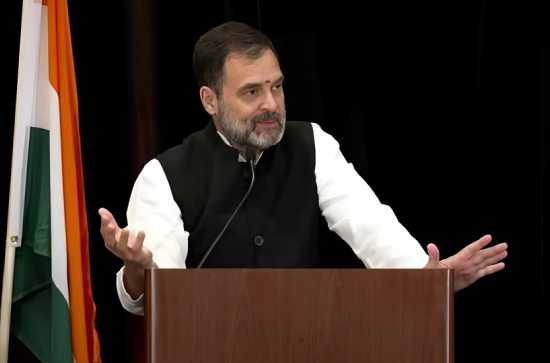'Rahul Gandhi criticizes Indira Gandhi, Rajiv Gandhi' 