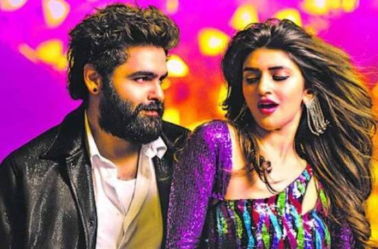 'Saknda': Sree Leela, Ram Pothineni are pulsating in 'Nee Chuttu Chuttu' 