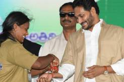 Jagan assures to include heavy vehicle drivers under Vahana Mitra scheme