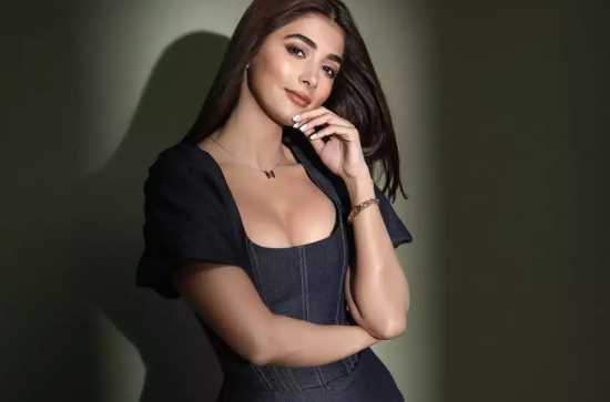 A jobless Pooja Hegde gets the backing of this star hero in Bollywood