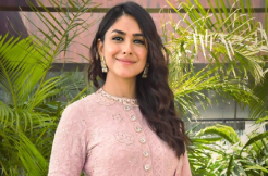Glam Shot: Beautiful Mrunal Thakur redefined! 