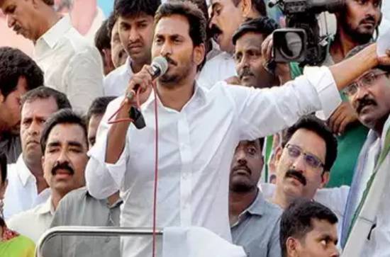 CM Jagan: Don't fall for Naidu, he will cheat you!
