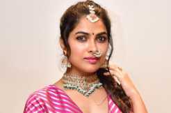 Glam Shot : Divi Vadthya is pakka Telugu!