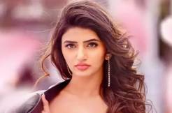 Netizens ask Sree Leela to learn from Mrunal Thakur 