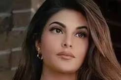 Glam Shot: Jacqueline Fernandez flaunts her curves in Venice 