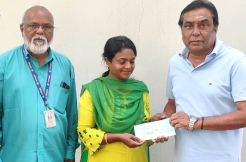 Hospitalized veteran artist Veerabhadrayya receives help from Kadambari Kiran