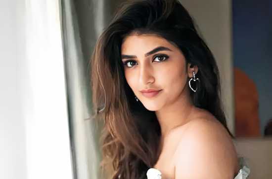 Sreeleela now beats Rashmika, becomes the new blue-eyed girl