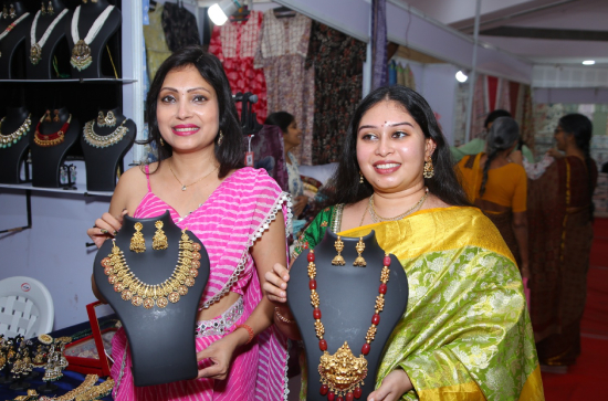 Silk India Handloom Expo 2024 Celebrating Indian Weaving Traditions