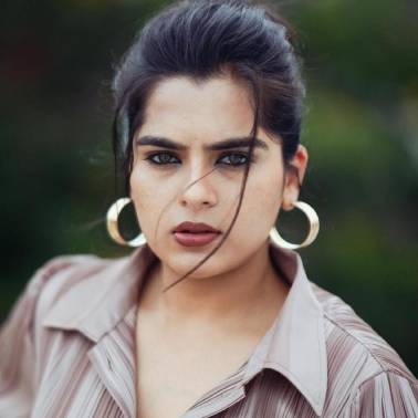 Glam Shot :Kavya Kalyanram turns chic!