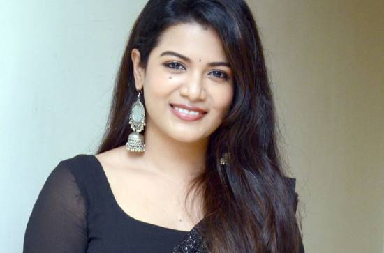 Telugu girl Goldie Nissy pins hopes on 'Changure Bangaru Raja' 