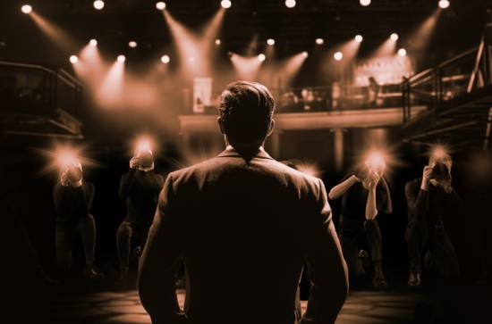 Bollywood stars depend on paid crowd-supplying agencies for events! 