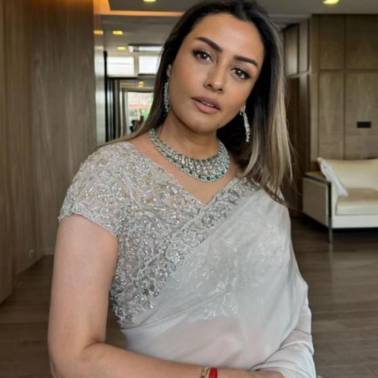 Glam Shot: Namrata Shirodkar leaves a spark