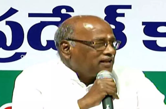 TPCC vice president Niranjan condemns Modi comments on free bus service