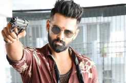 Double iSmart eyeing at B’wood girls?