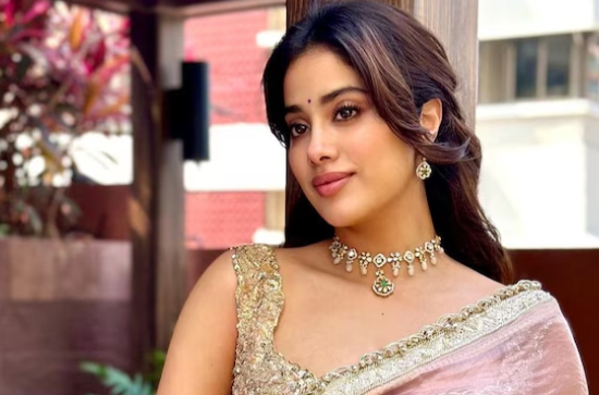 Actress Janhvi Kapoor Hospitalized Due to Food Poisoning