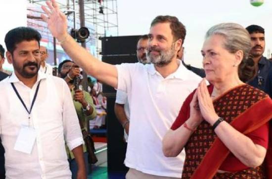 Congress' tall promises will bankrupt Telangana: Critics 