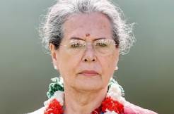 Congress' tall promises will bankrupt Telangana: Critics 