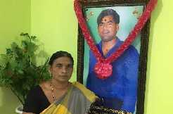 KCR calls Telangana Martyr's mother 