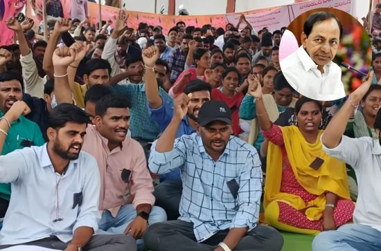 Big gift to junior panchayat secretaries by KCR 