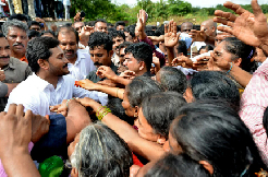 People shower praises on Jagan and volunteers