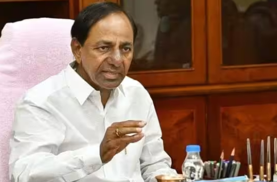 KCR woos minorities with financial assistance