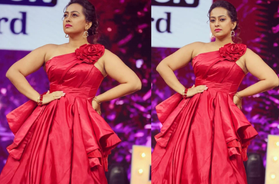 Glam Shot: Ester Noronha lives life king-size! 