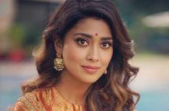 Glam Shot: Shriya Saran shows dignified elegance  