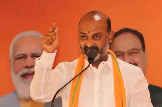 Bandi makes light of KTR's Delhi trip