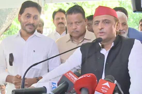 Akhilesh Yadav supports Jagan Mohan Reddy's protest, sparks speculations 