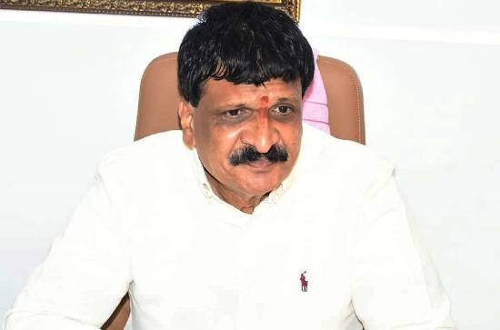 Telangana Congress gives golden ticket to Mynampally