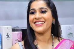 Glam Shot: Rashmi Gautam is dapper! 