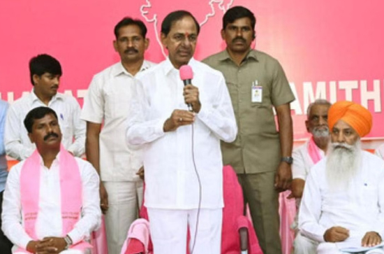 KCR turns his eyes on Maharashtra