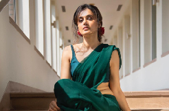 Glam Shot: Tapsee's Folds In Saree Look