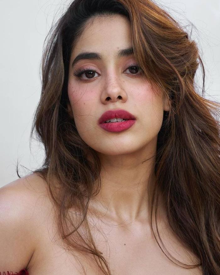 Janhvi_Kapoorj4