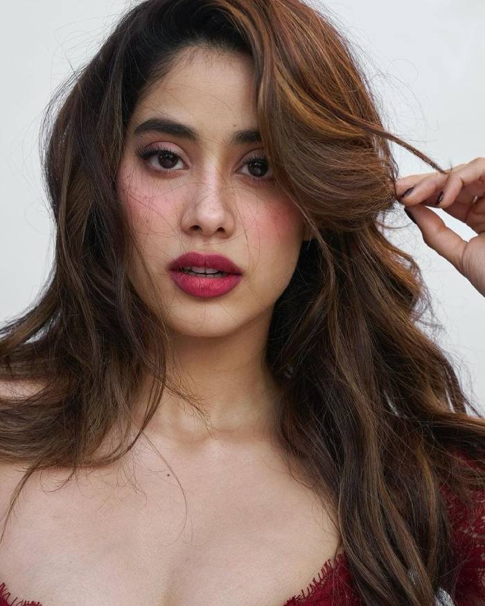 Janhvi_Kapoorj5