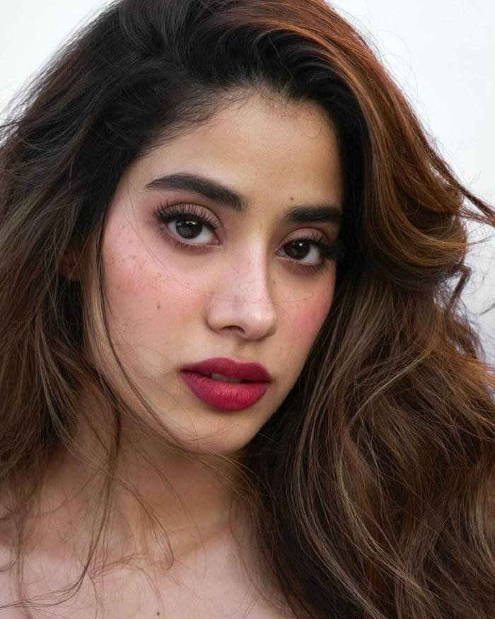 Janhvi_Kapoorj9