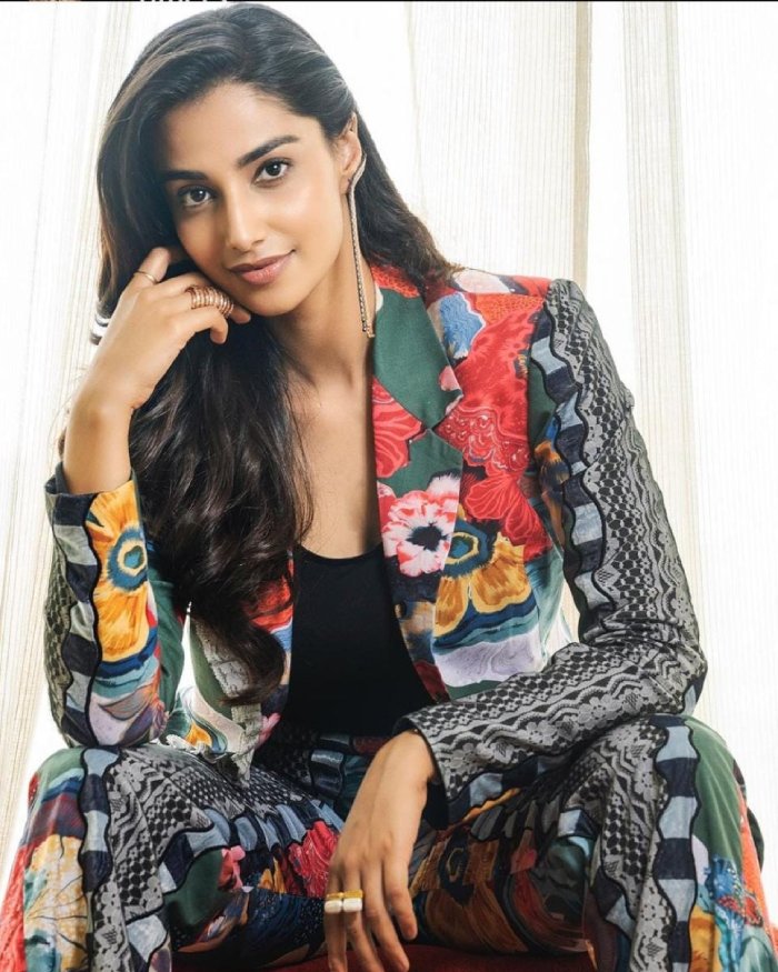 Meenakshi1