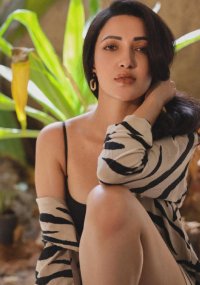 NehaShetty3
