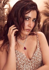 Rassi_khanna2