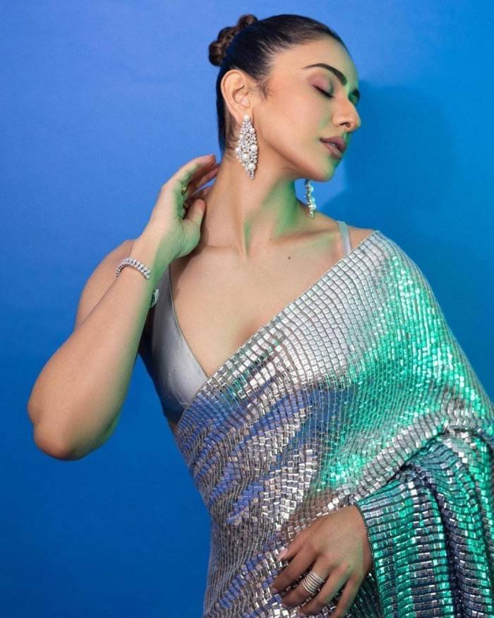 Rakul_Preet_Singhhs12