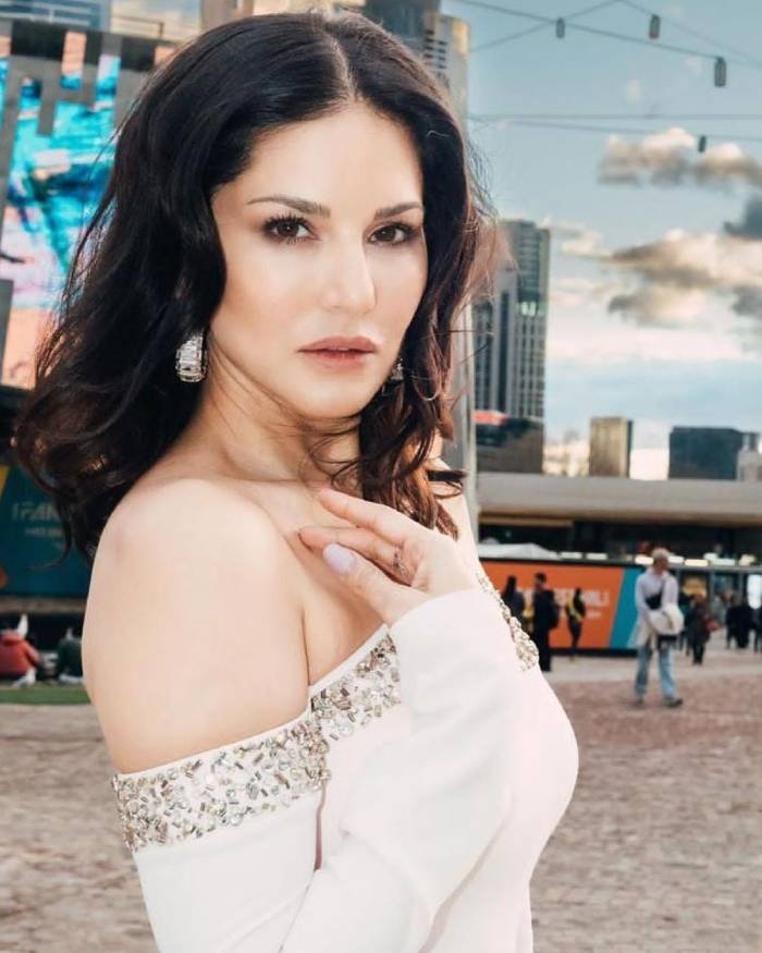 Sunny_Leone4