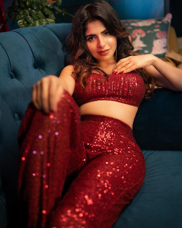 Iswarya_Menon_7